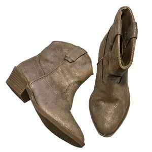 Tucker & Tate Caroline boots. From Nordstrom. Size girls 9.